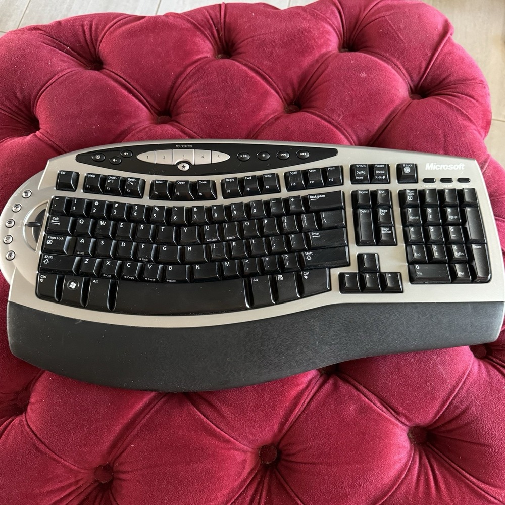Genuine Microsoft (1045) Wireless Comfort Keyboard‎ 4000 w/ Battery Cover